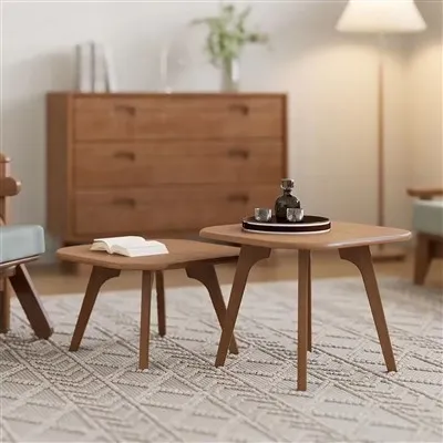 Mala orehova klubska mizica