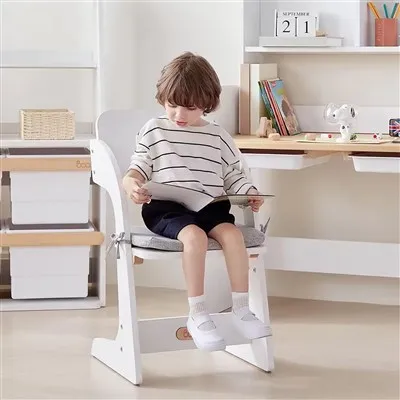 Študentska miza za spalnico